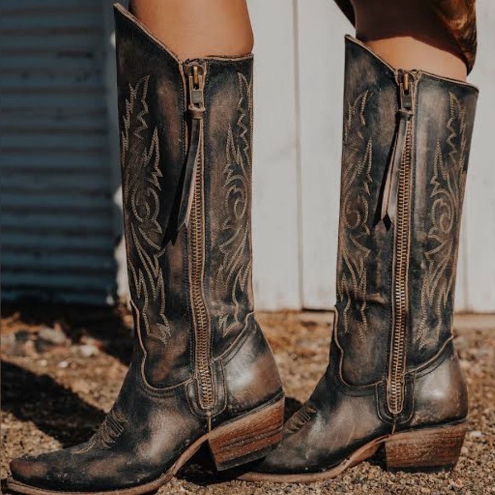 Freebird Wolfgang Black Side zip distressed boots. Like new!